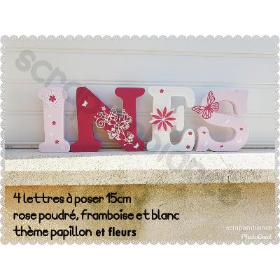 Lettre en bois à poser de 15CM thème papillons et fleurs