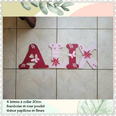 Lettre en bois à coller - 20cm thème fleurs et papillons