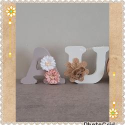 Lettre en bois à poser de 10cm thème fleurs 3D