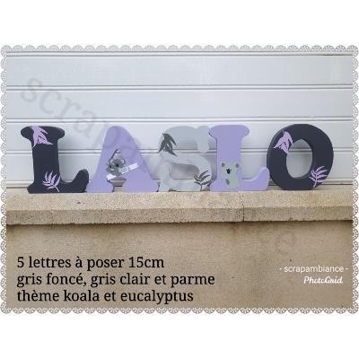 Lettre en bois à poser de 15CM thème koalas et eucalyptus