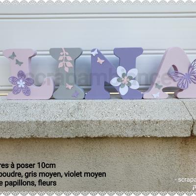 Lettre en bois à poser de 10cm thème papillons et fleurs