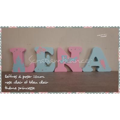 Lettre en bois à poser de 10cm thème princesse