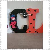 Lettre en bois à poser de 20cm ladybug - miraculous